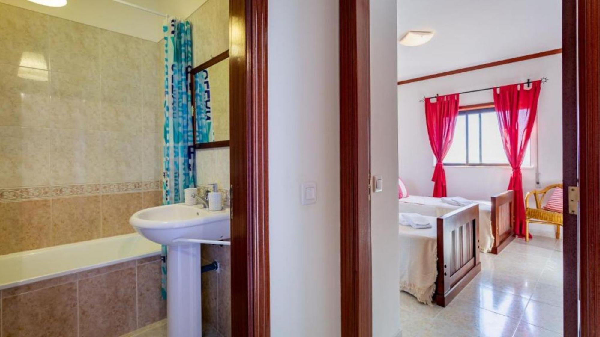 Alvor 2 Bedrooms Balcony Flat Extérieur photo